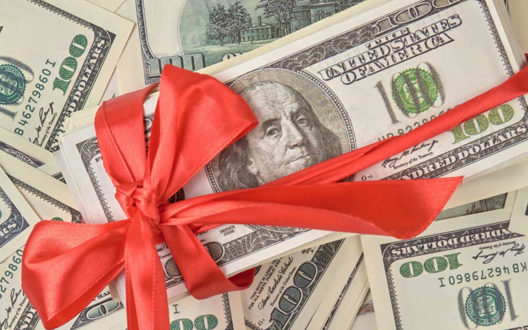 Planning on Giving Money this Holiday Season? 5 Things to Consider