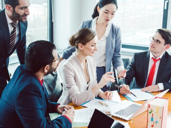 advisors working together as a team